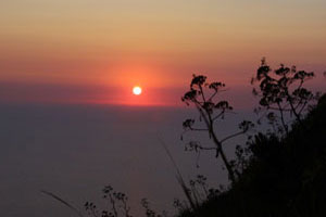 Suggestioni al tramonto sulla cresta dell'isola d'Ischia